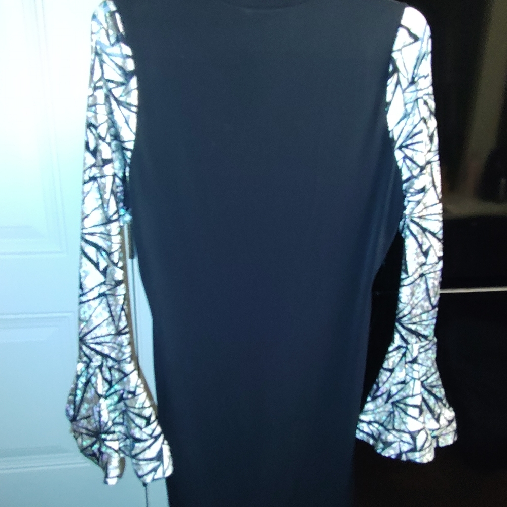 Dress - Picture 2 of 3